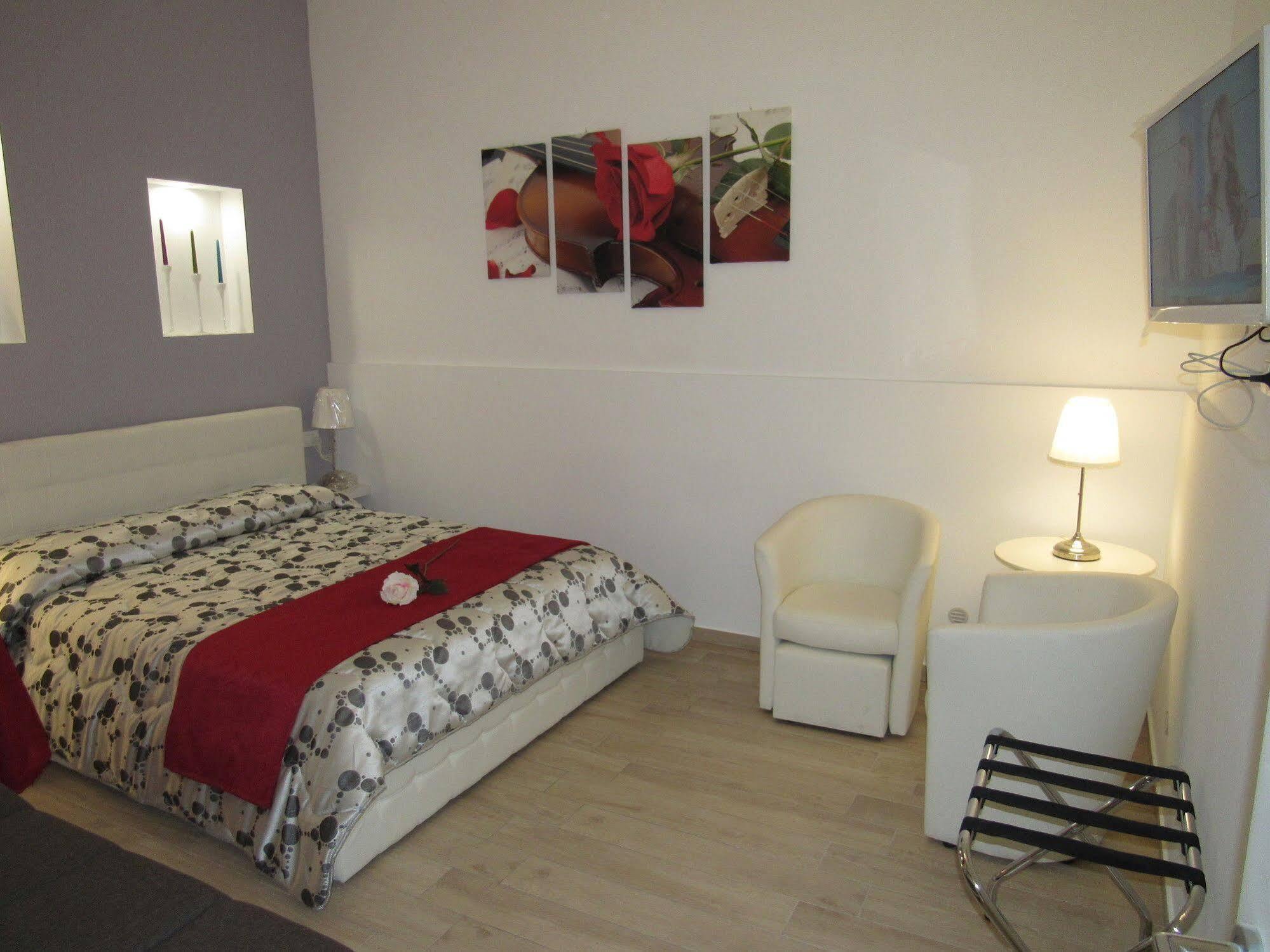 La Voce Del Violino Bed & Breakfast Ragusa Dış mekan fotoğraf